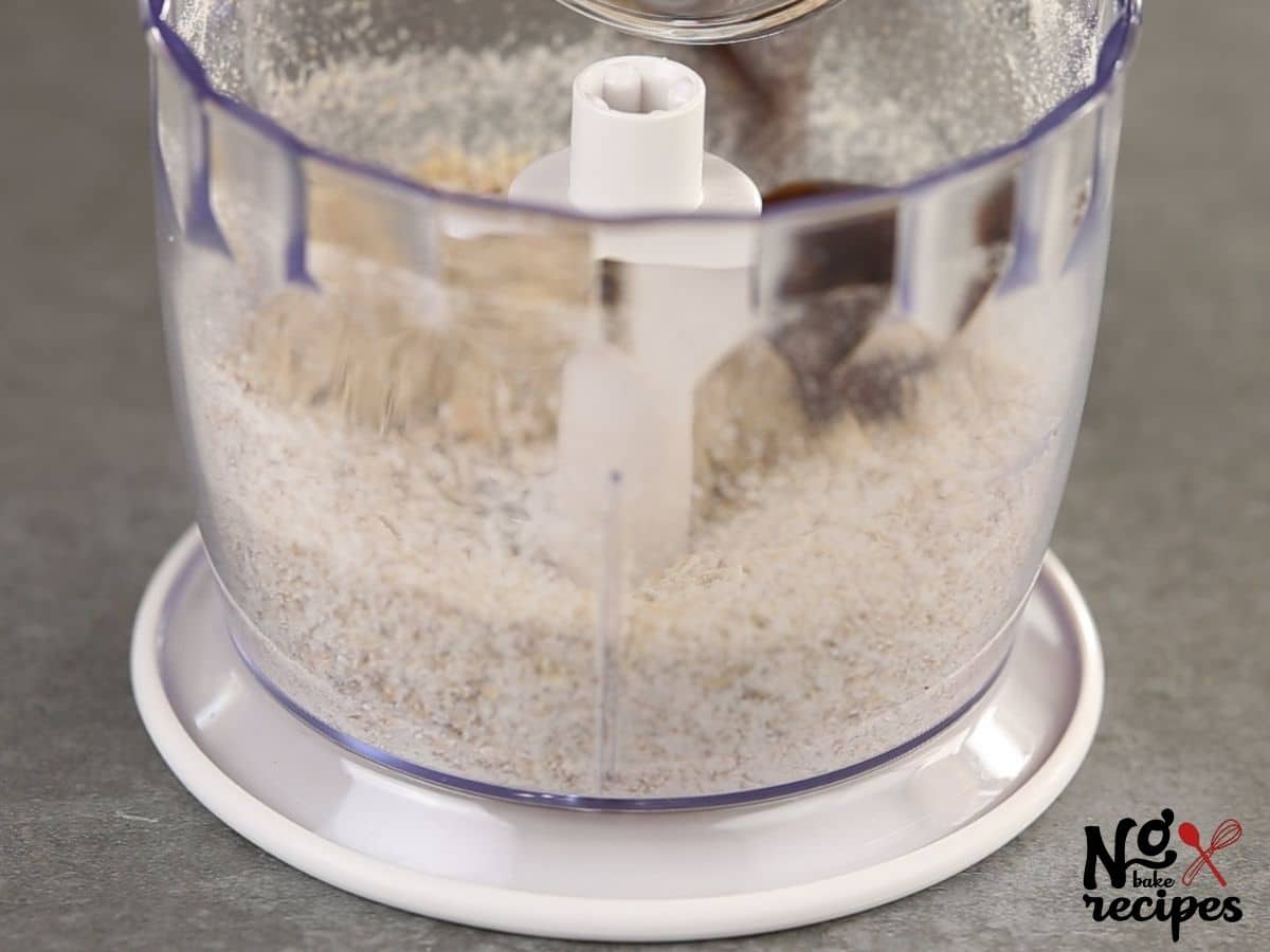 dates and oats in food processor