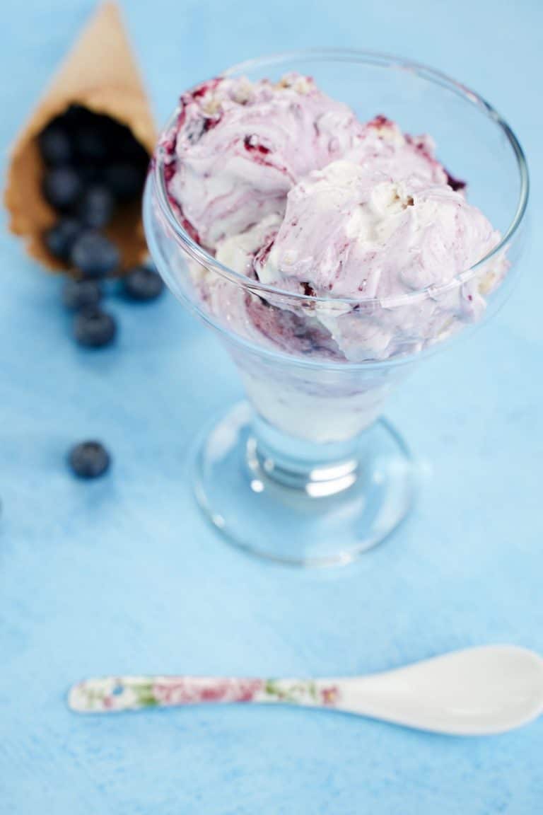 No Churn Blueberry Cheesecake Ice Cream - No-Bake Dessert Recipes