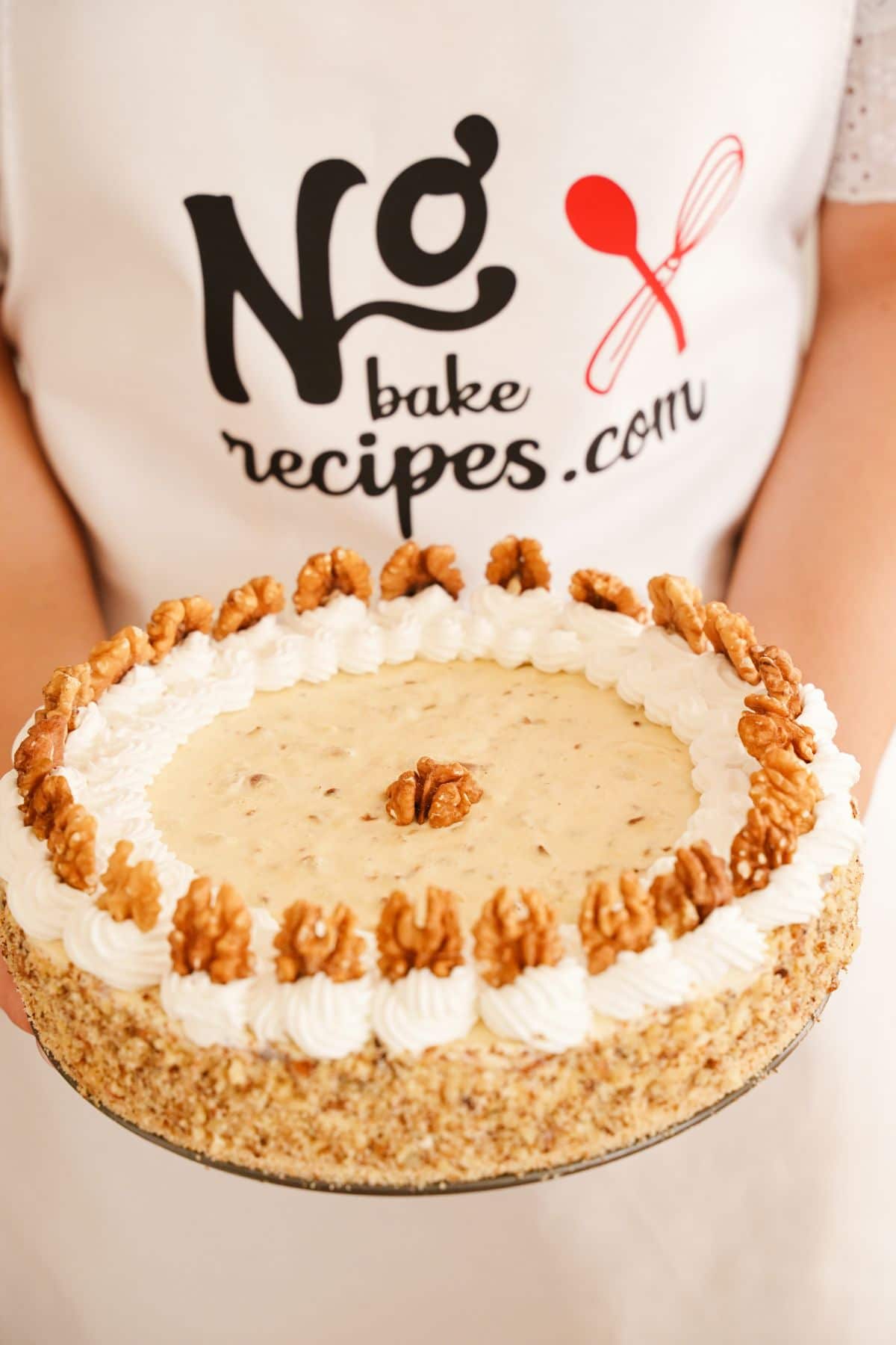 No-Bake Walnut Cream Pie ready to enjoy