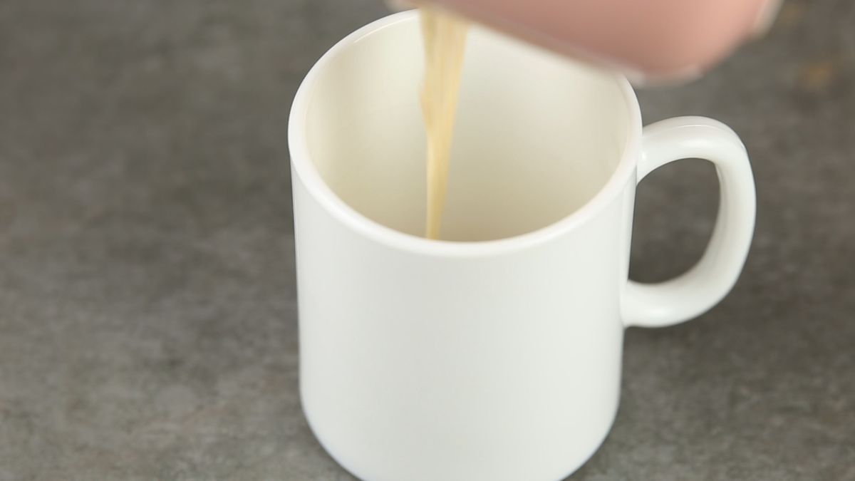 pour the mixture into the mug 