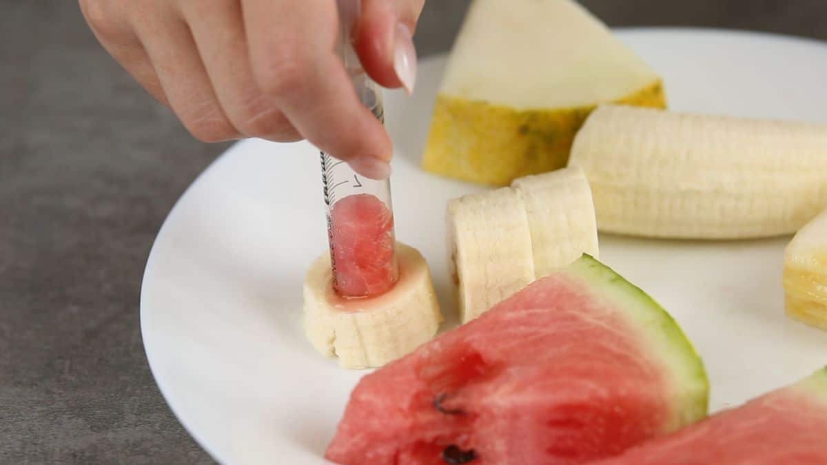 pull the second fruit in the same syringe and continue doing it until the syringe in completely full