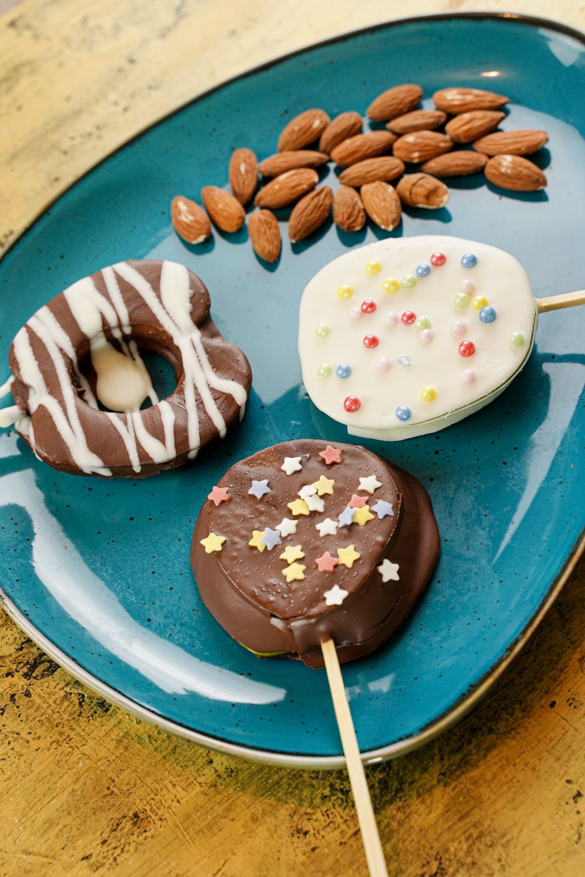 Easy Candy Apple Slices served on a plate