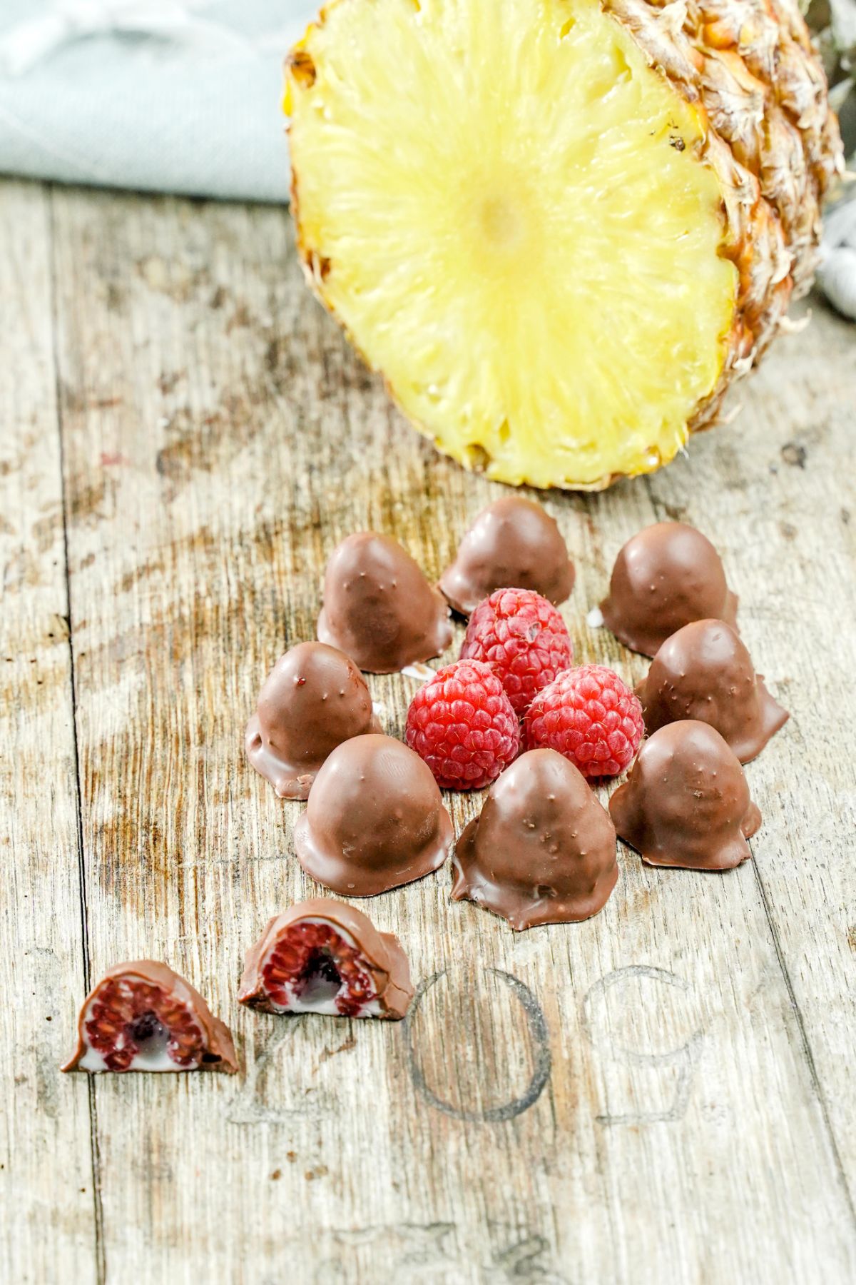 4 Ingredient Chocolate-Dipped Raspberries served in a circle