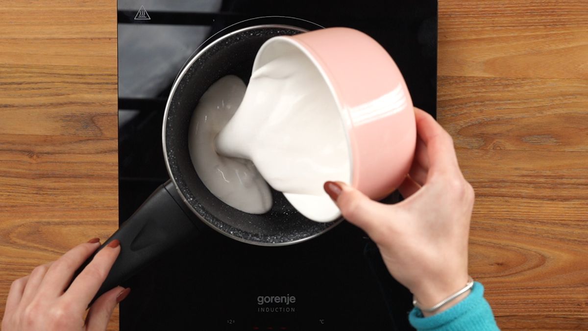 take heavy cream in a pot