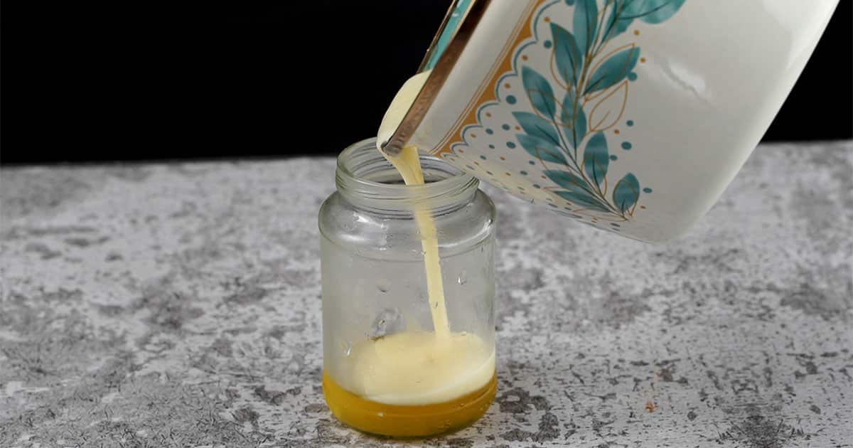 Honey Pots de Creme being poured into a jar