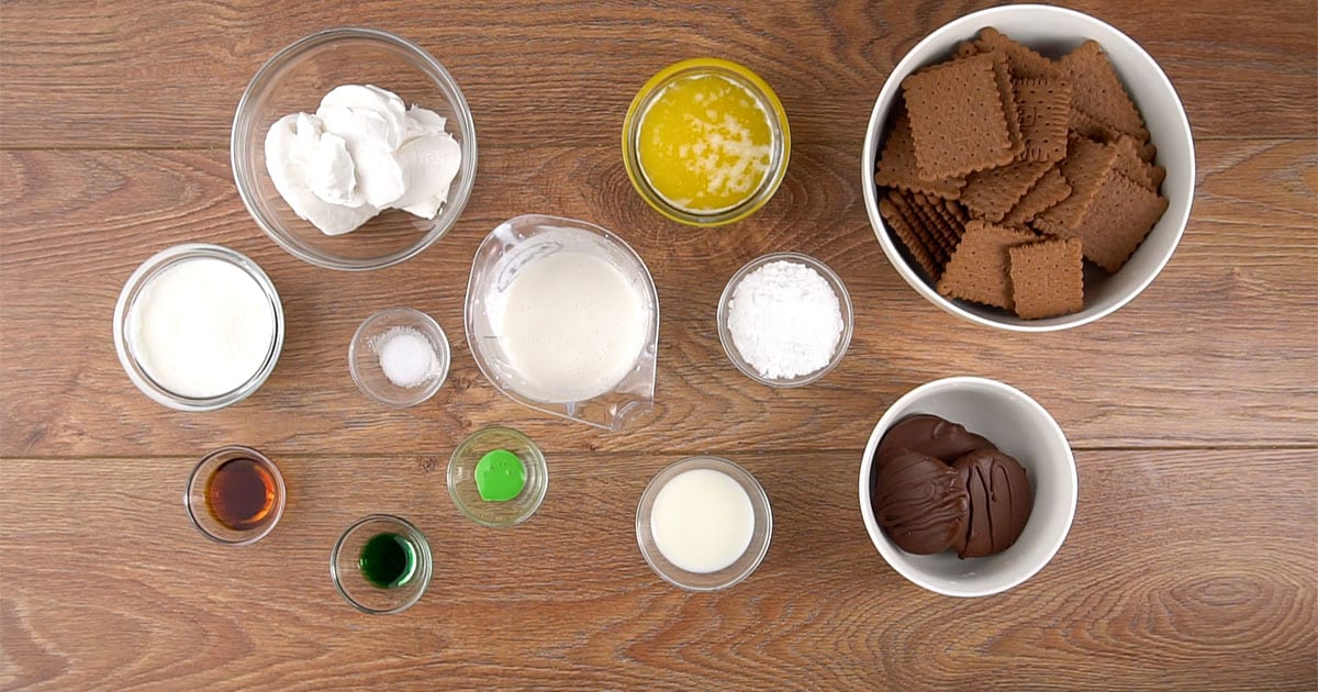 Overview of Thin Mint Cheesecake ingredients.